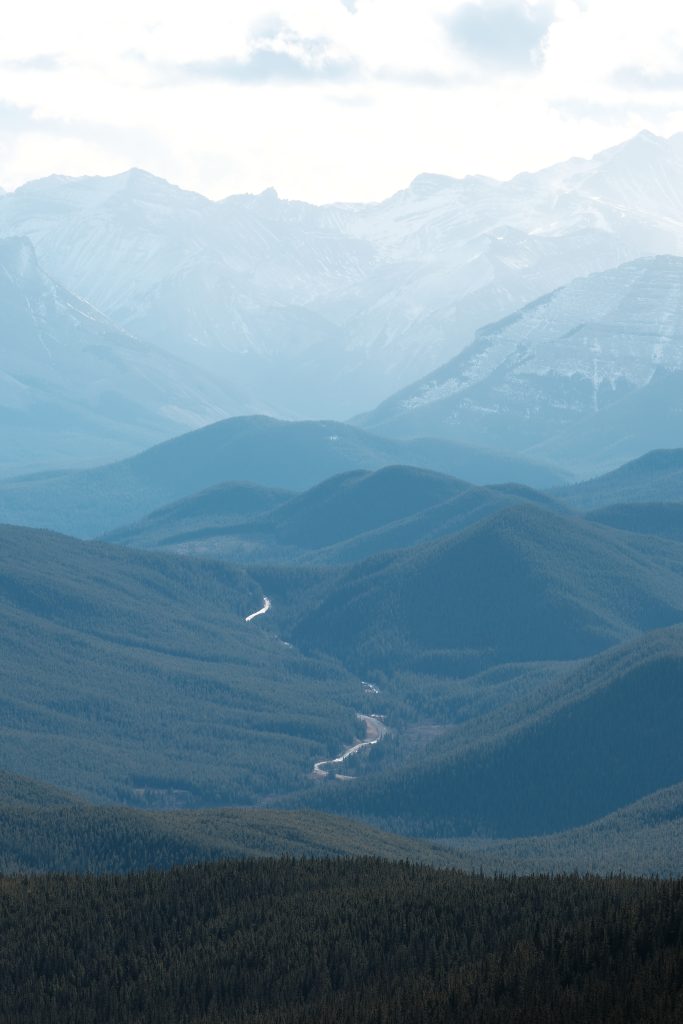 Winter hiking Kananaskis, Jumpingpound Mountain Trail